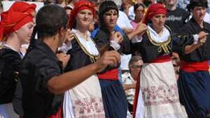 Sirtaki - A Greek National Dance?
